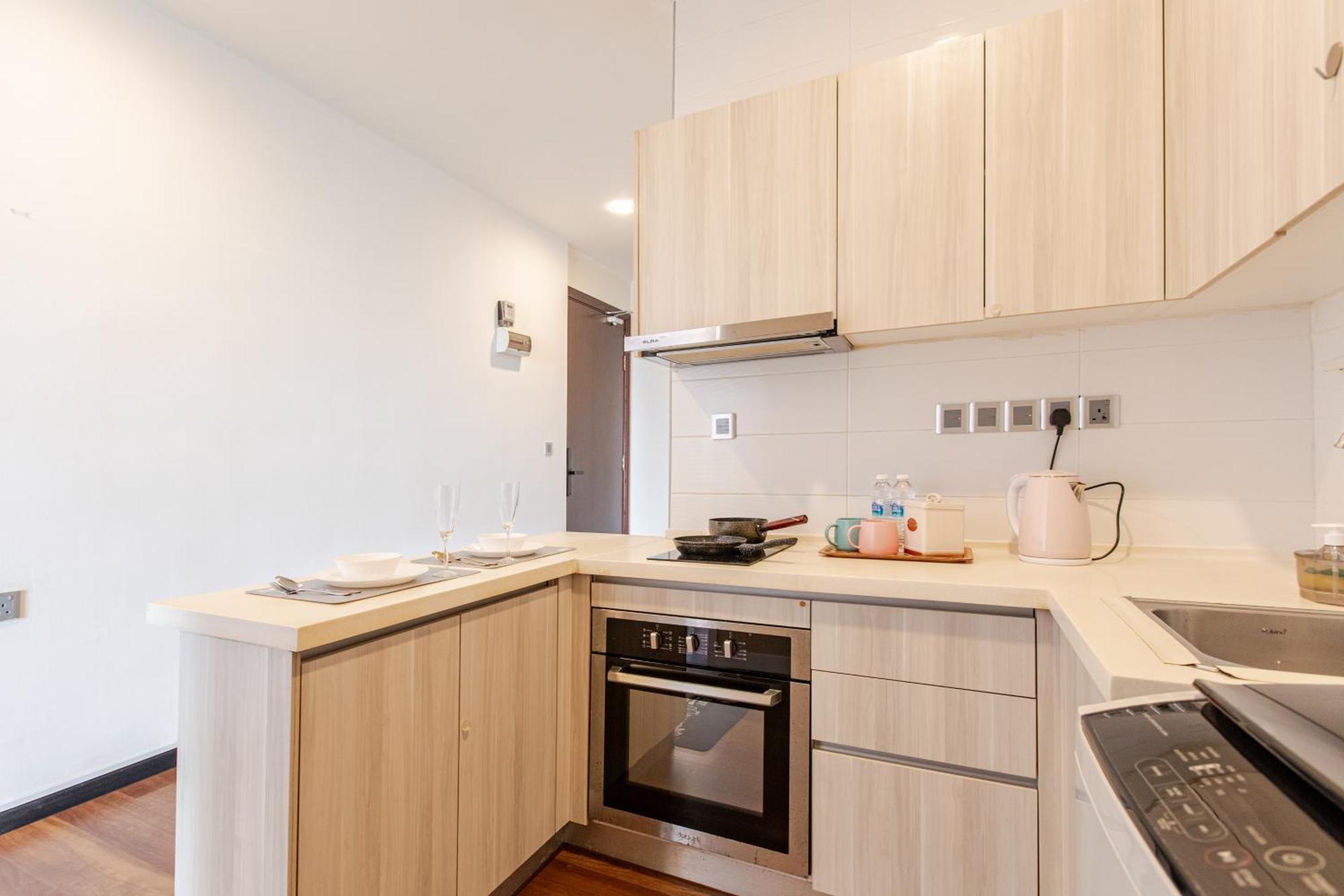 ג'והור בהרו Paragon Suites Studios With Private Jacuzzi Near Ciq Rts מראה חיצוני תמונה
