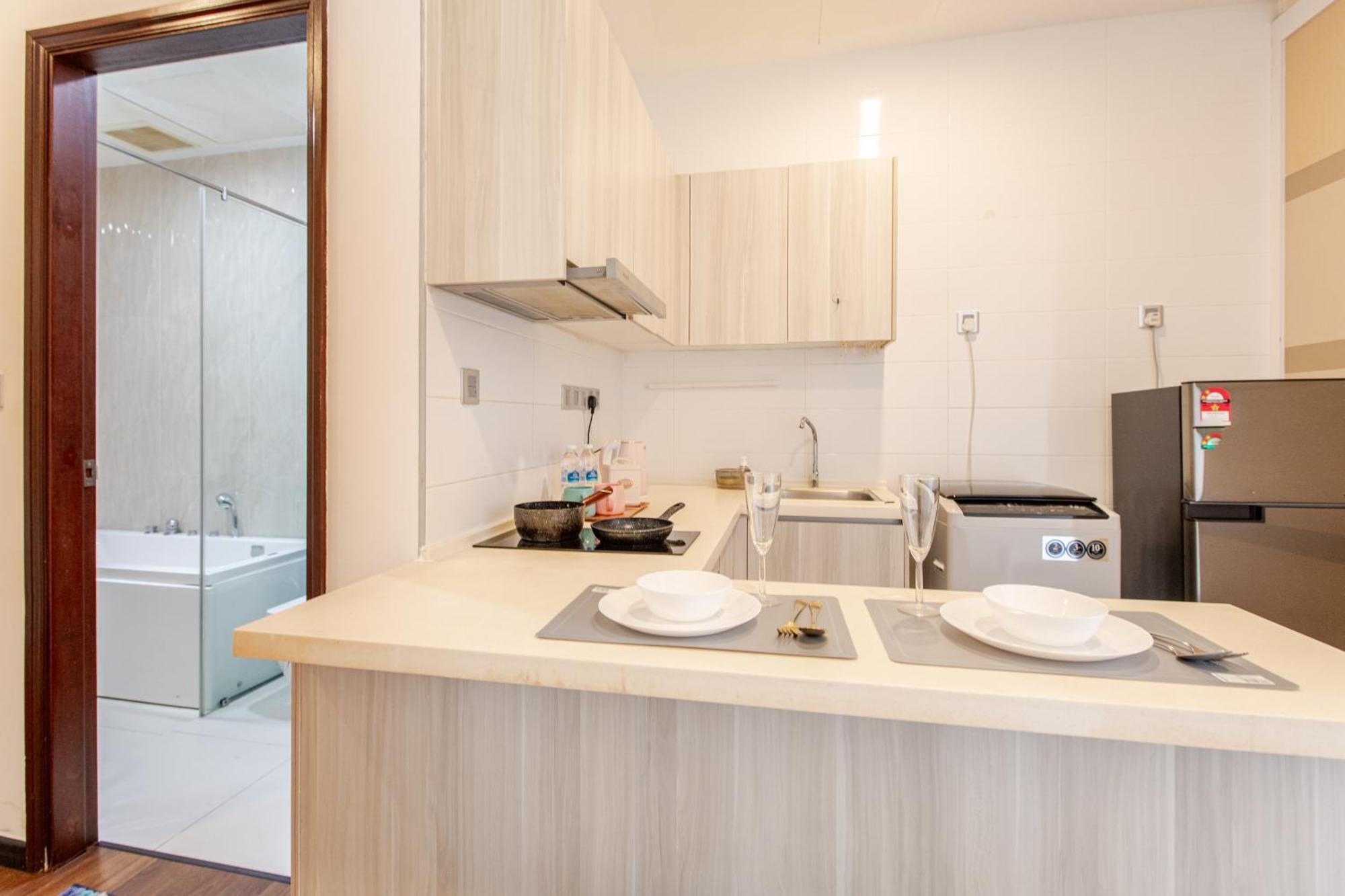 ג'והור בהרו Paragon Suites Studios With Private Jacuzzi Near Ciq Rts מראה חיצוני תמונה