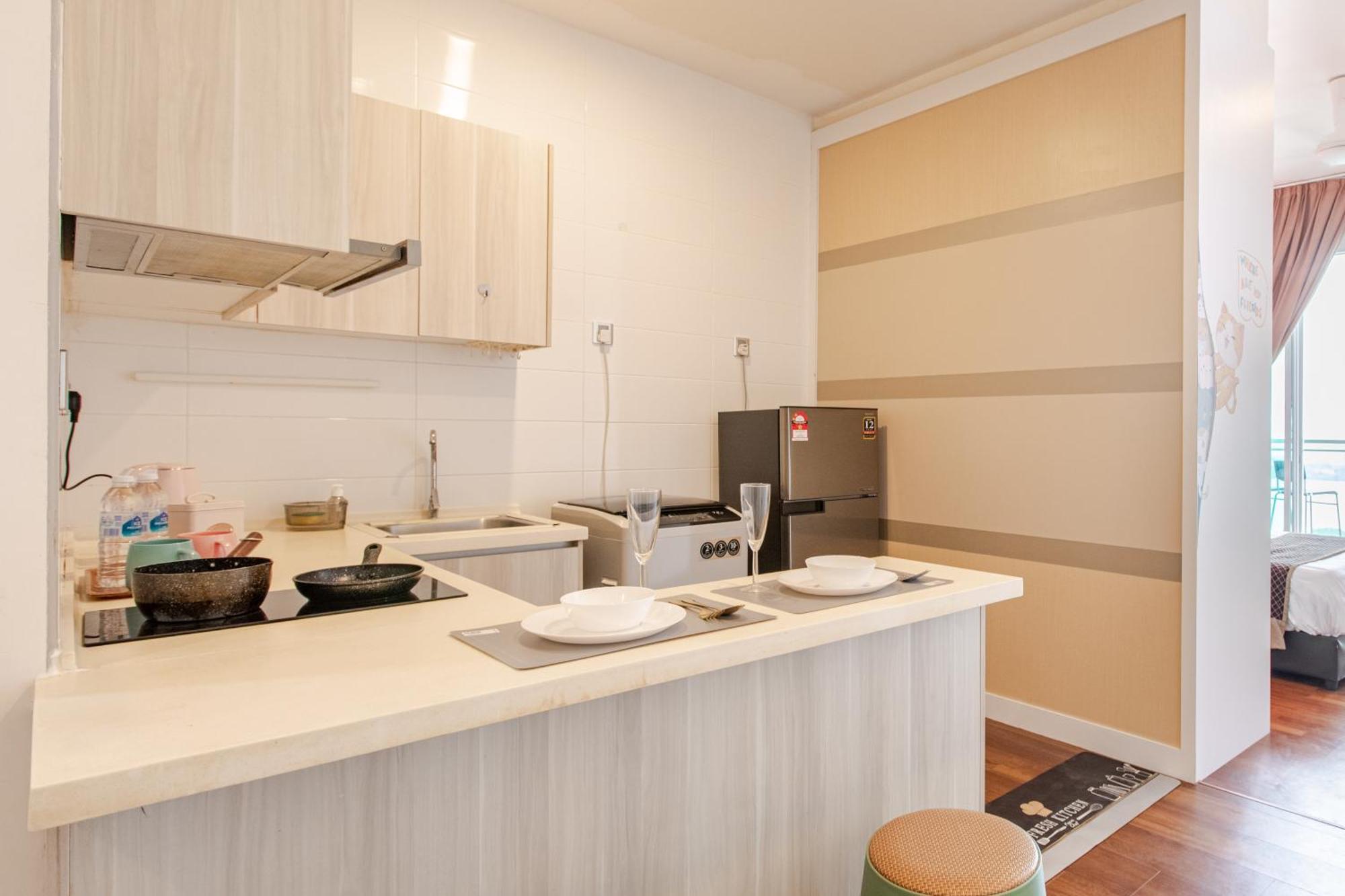 ג'והור בהרו Paragon Suites Studios With Private Jacuzzi Near Ciq Rts מראה חיצוני תמונה