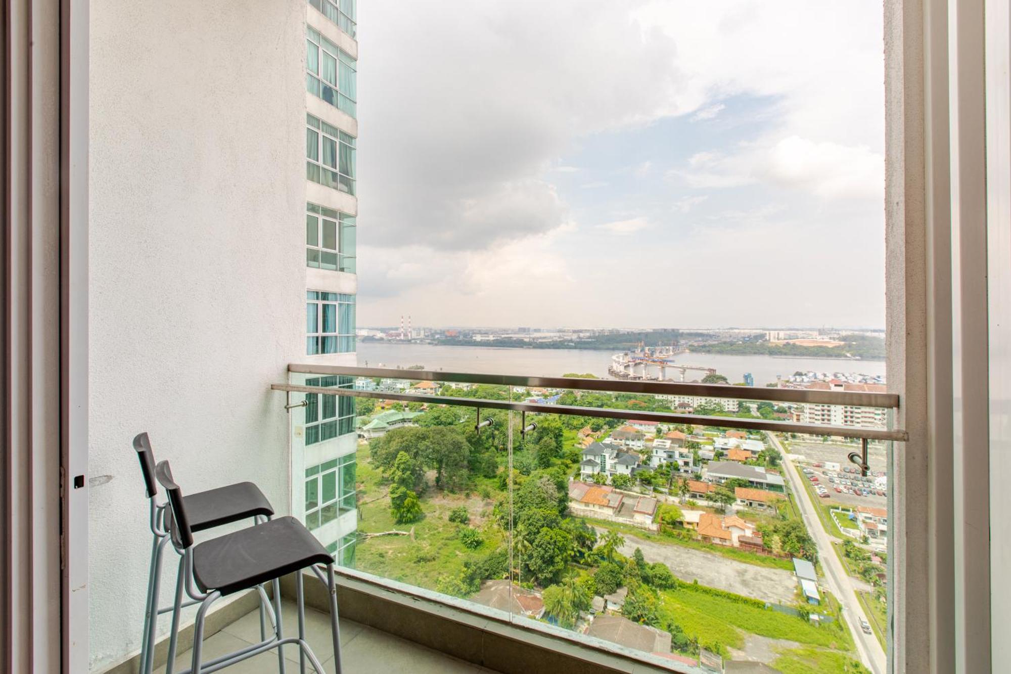 ג'והור בהרו Paragon Suites Studios With Private Jacuzzi Near Ciq Rts מראה חיצוני תמונה