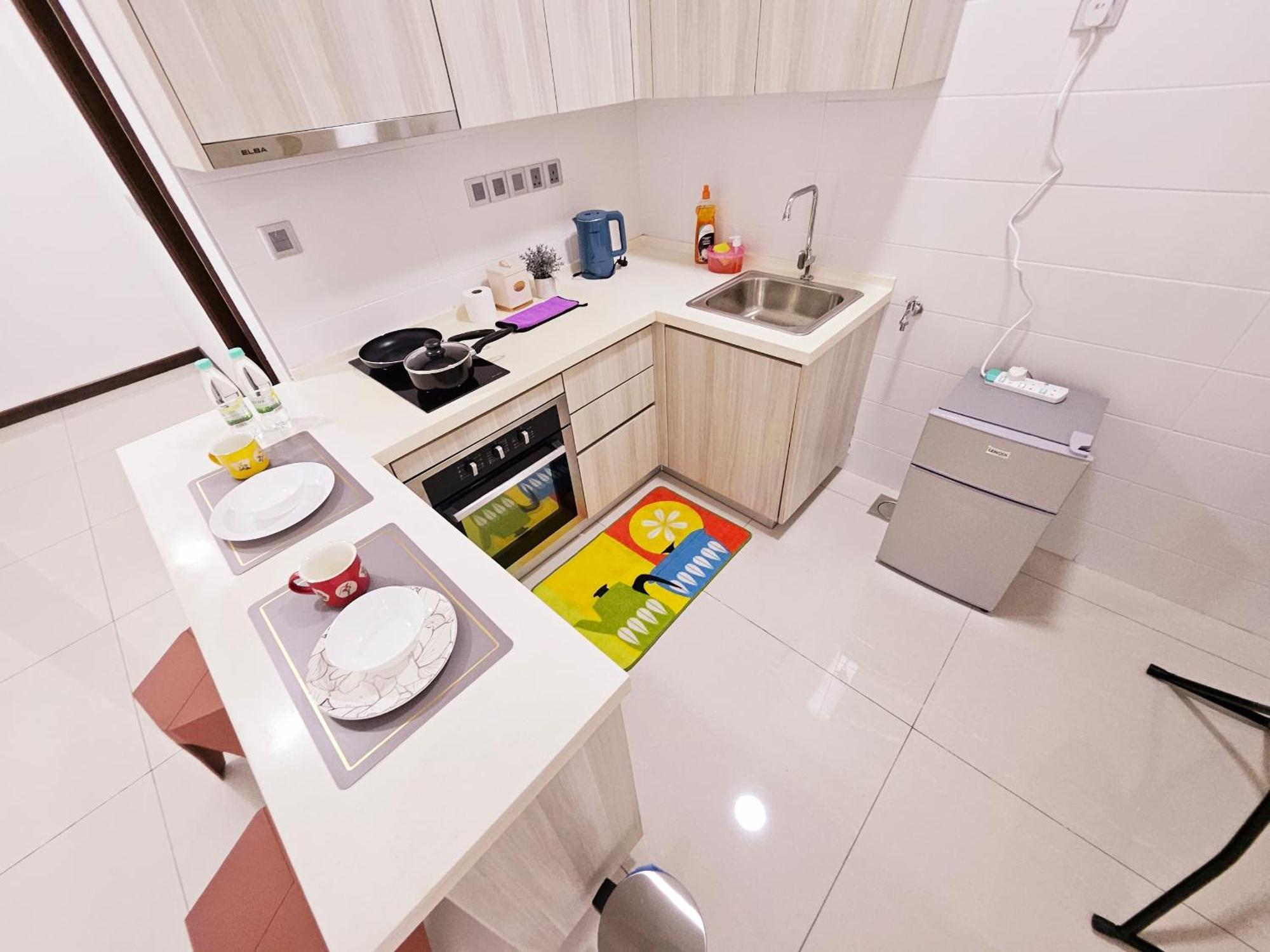 ג'והור בהרו Paragon Suites Studios With Private Jacuzzi Near Ciq Rts מראה חיצוני תמונה